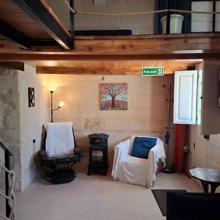 Vakantiehuis Unique 18th Century Converted Windmill In The Heart Of Rabat