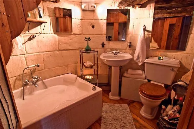 Ferienhaus Unique 18th Century Converted Windmill In The Heart Of